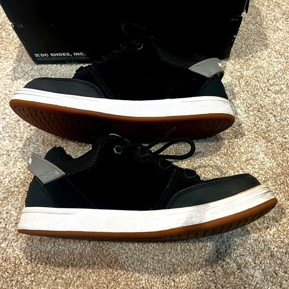 DC SHOES - KIDS CLASSIC SHOES USA 4.5 - Picture 7 of 10